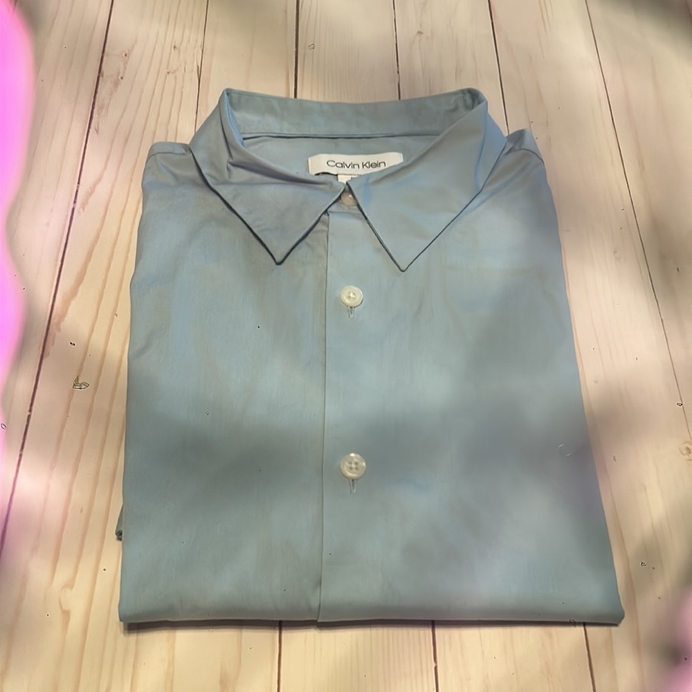 Calvin Klein. Size M - Picture 16 of 16